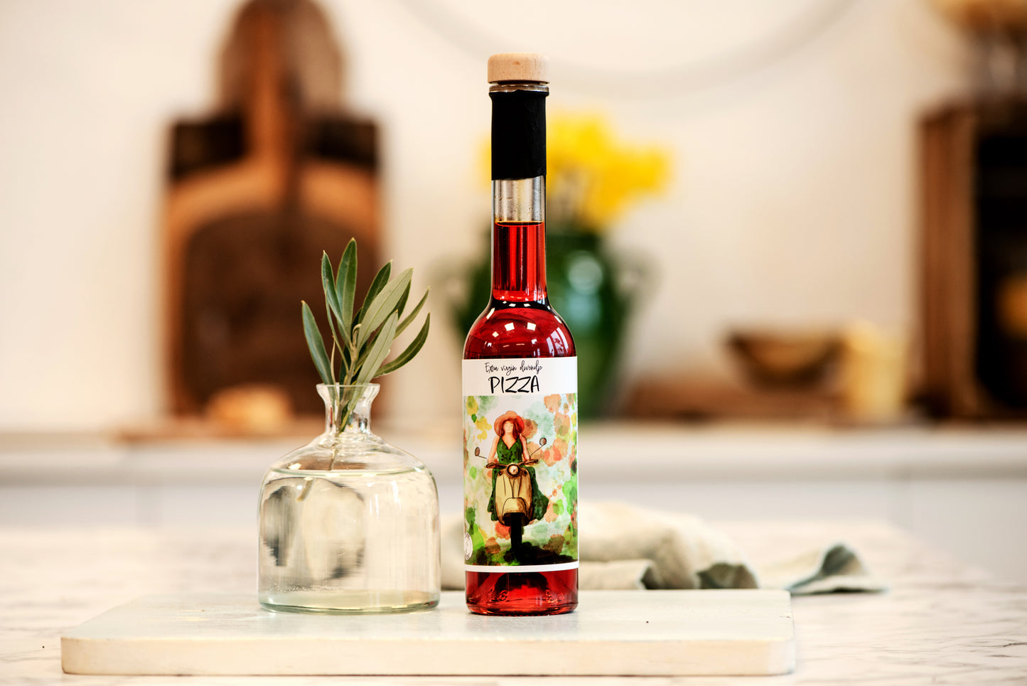 PIZZAOLJE av extra virgin olivenolje, chili og hvitløk 250 ml
