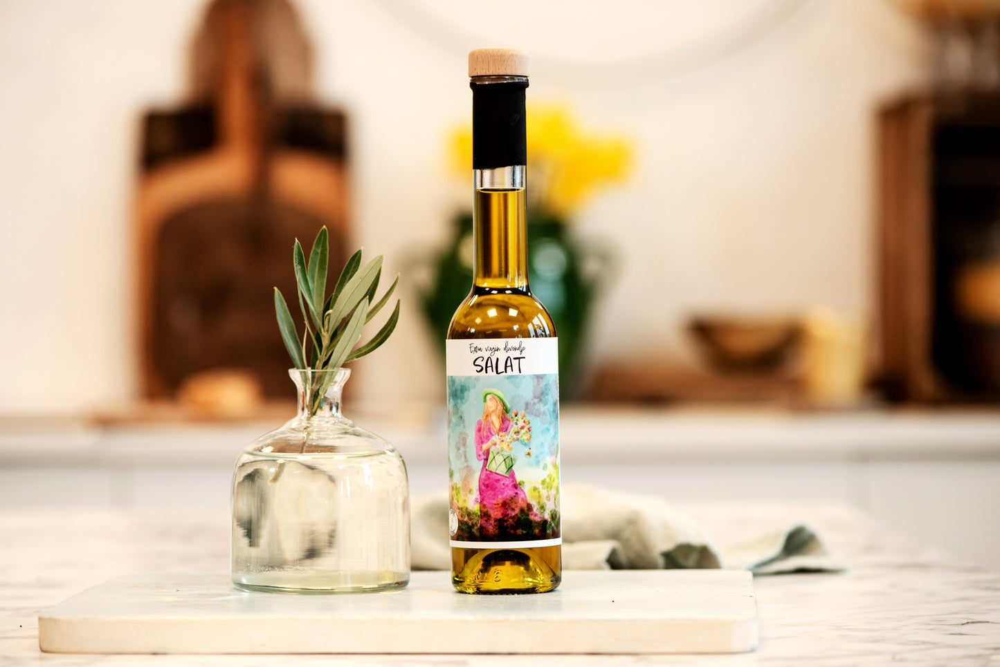 SALATOLJE av extra virgin olivenolje og basilikum 250 ml
