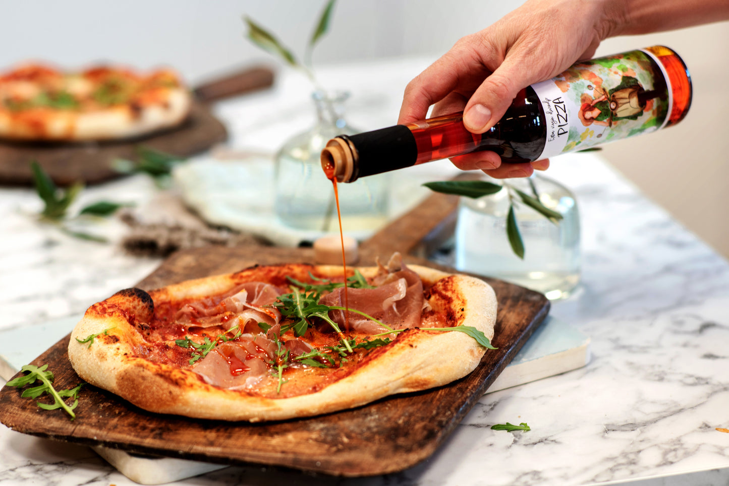 PIZZAOLJE av extra virgin olivenolje, chili og hvitløk 250 ml