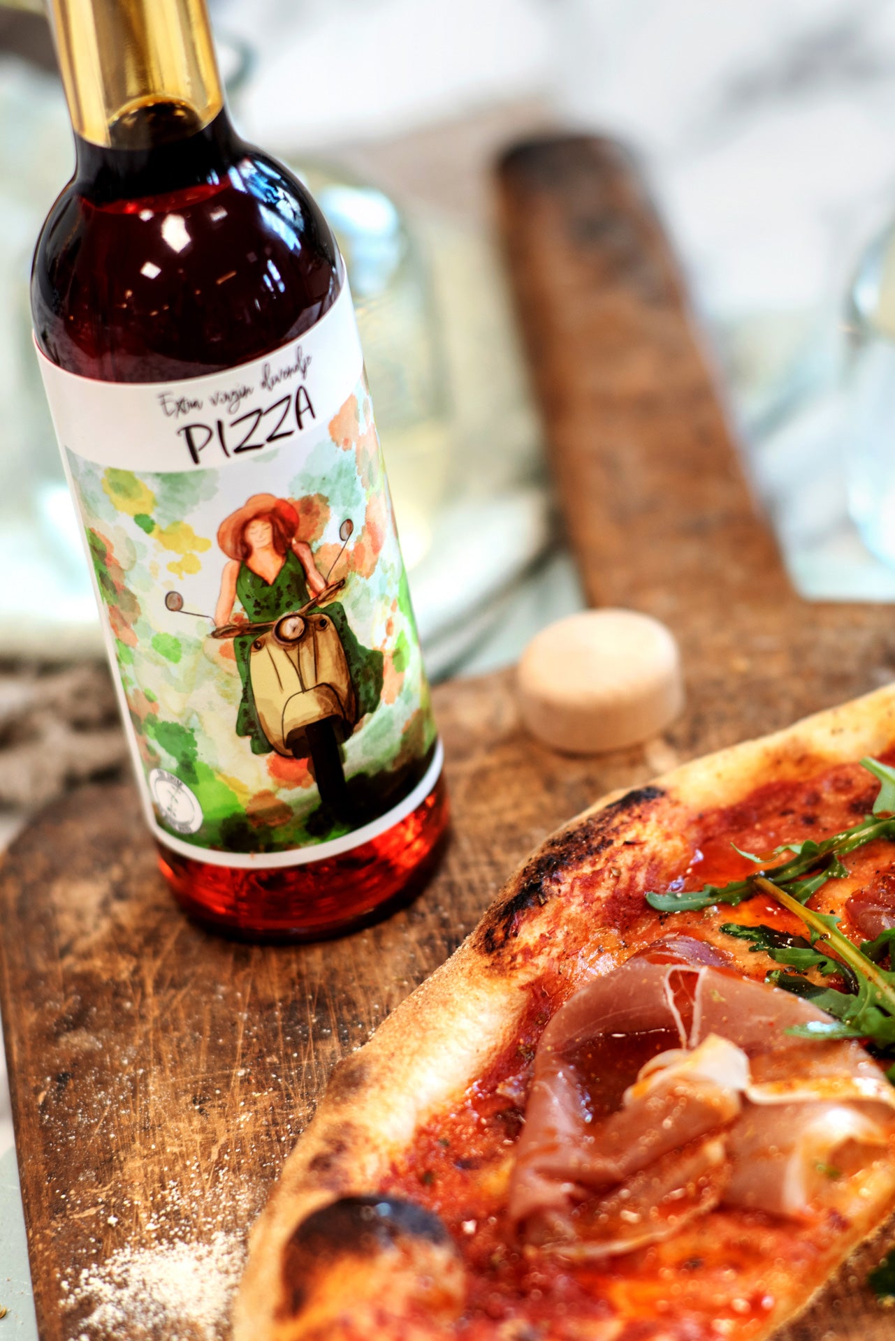 PIZZAOLJE av extra virgin olivenolje, chili og hvitløk 250 ml