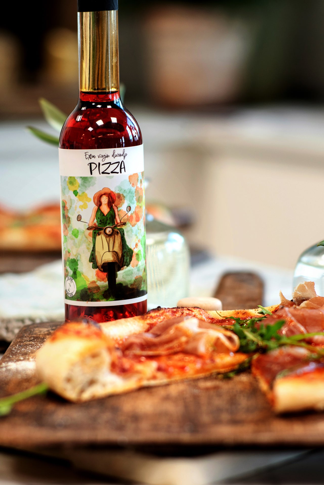 PIZZAOLJE av extra virgin olivenolje, chili og hvitløk 250 ml