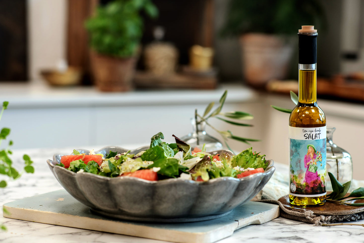 SALATOLJE av extra virgin olivenolje og basilikum 250 ml