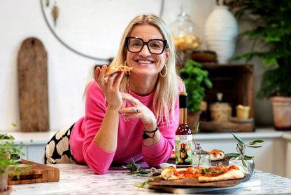 PIZZAOLJE av extra virgin olivenolje, chili og hvitløk 250 ml - Fru Timian Nettbutikk