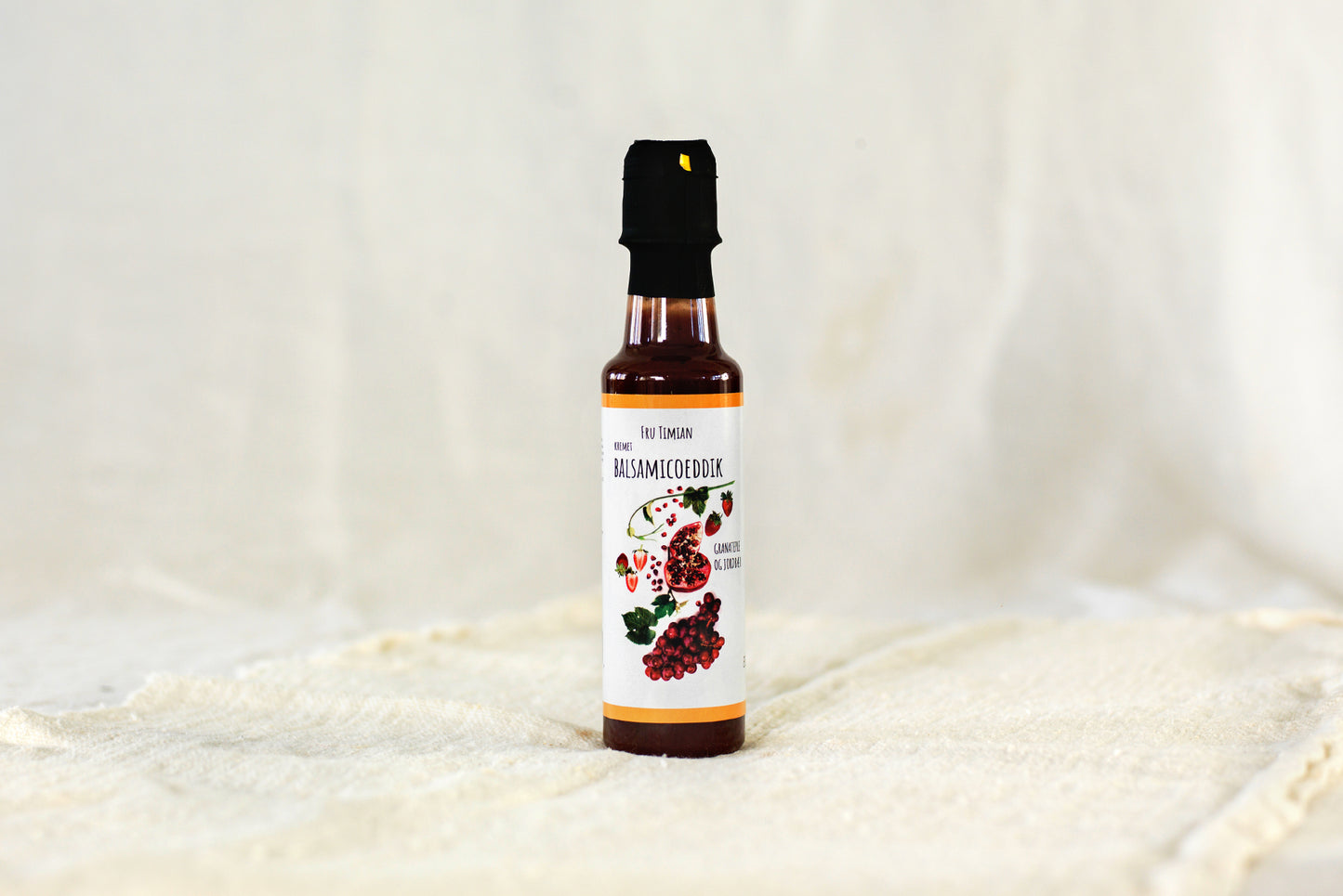 Kremet balsamicoeddik med granateple og jordbær 200 ml