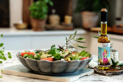 SALATOLJE av extra virgin olivenolje og basilikum 250 ml - Fru Timian Nettbutikk